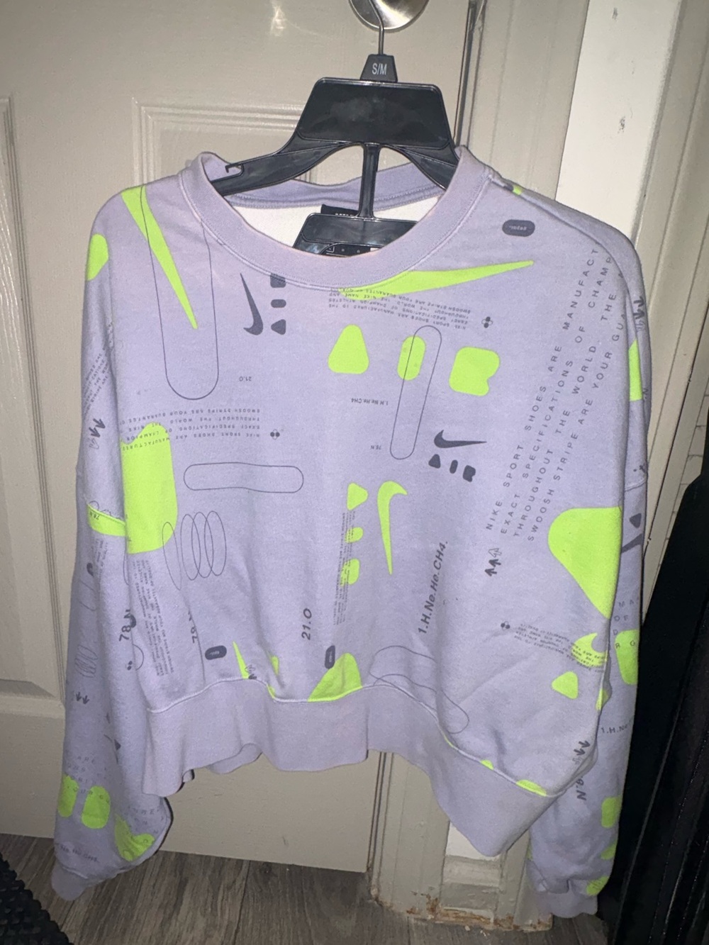 Nike Women’s Blue and Lime Abstract Graphic Cropped Sweatshirt - Size Large